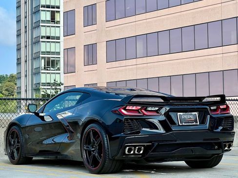 Used 2022 Chevrolet Corvette Stingray Preferred Cpe w/ Z51 Performance Package RWD image 4
