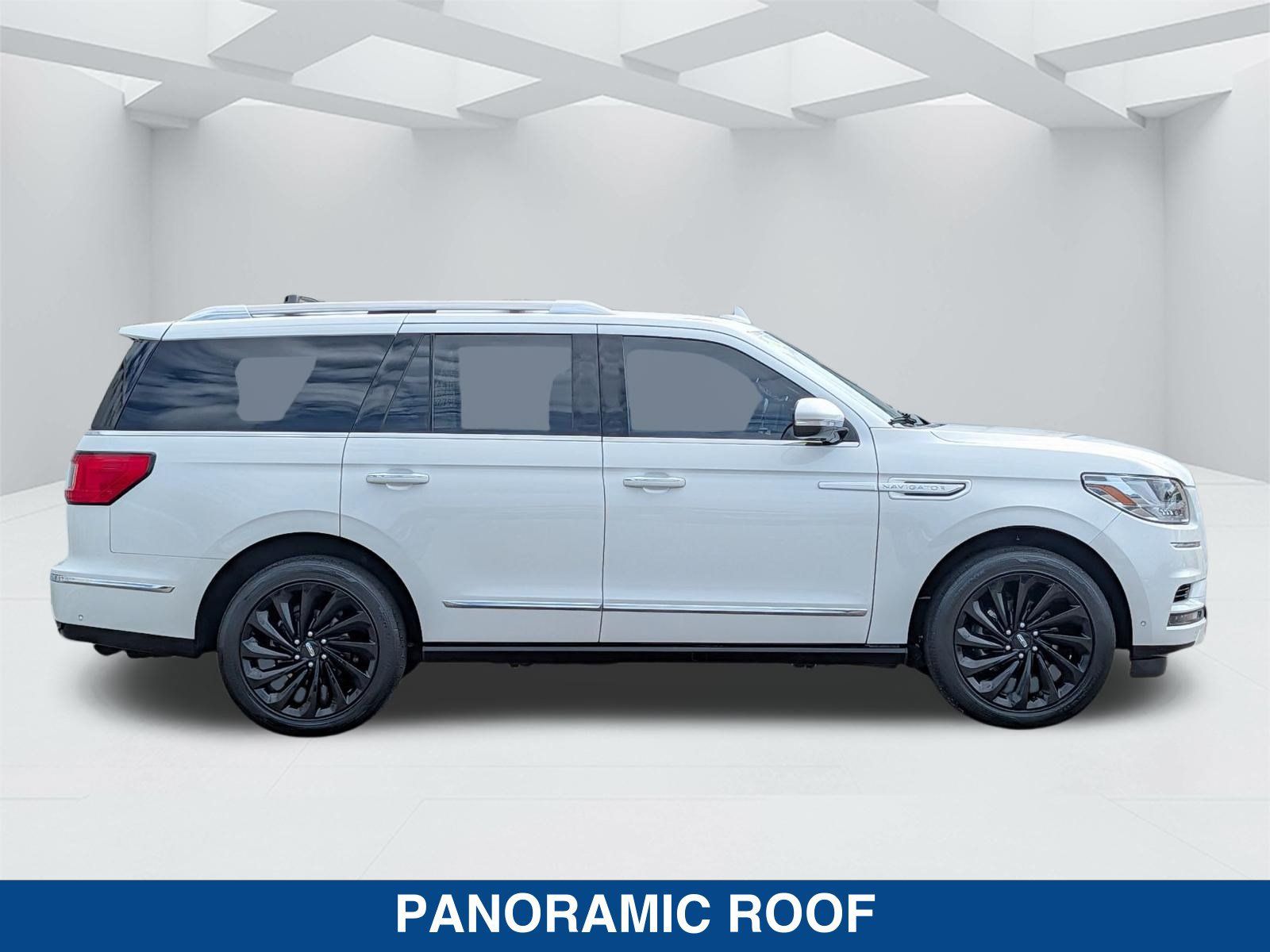 Used 2021 Lincoln Navigator Reserve AWD/4WD image 4