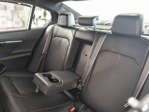 Used 2025 BMW M5 w/ Carbon Package image 33