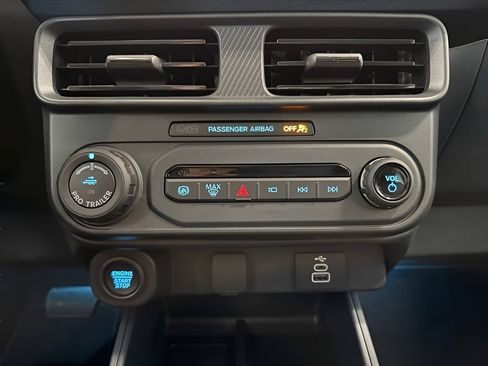 New 2026 Ford Maverick Lariat w/ Black Appearance Package AWD/4WD image 22