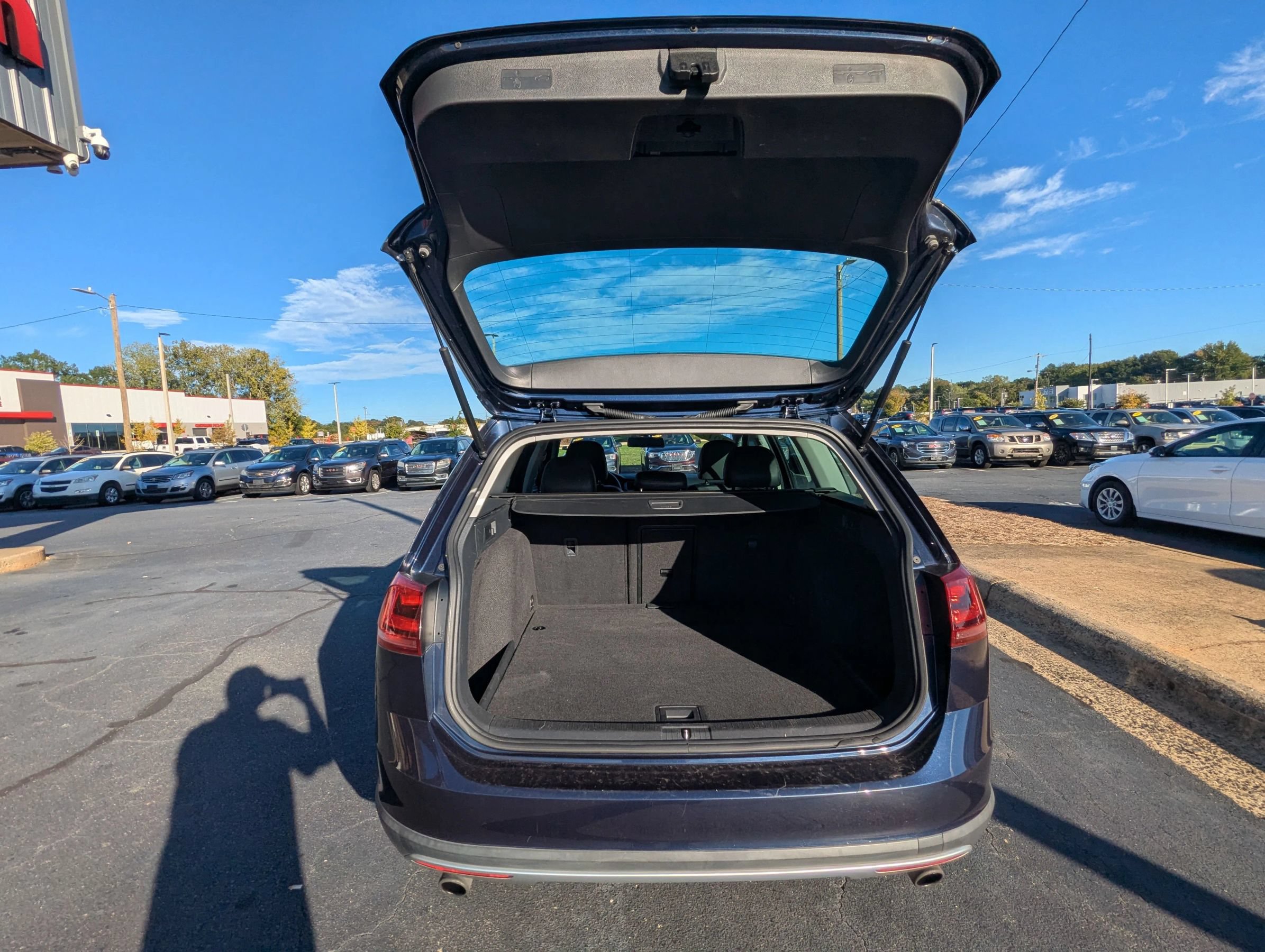Used 2017 Volkswagen Golf Alltrack S AWD/4WD image 10