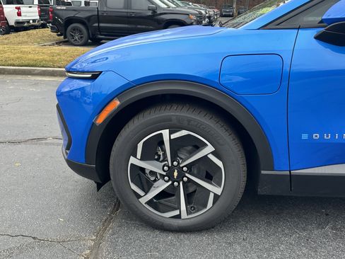 New 2026 Chevrolet Equinox EV LT image 13