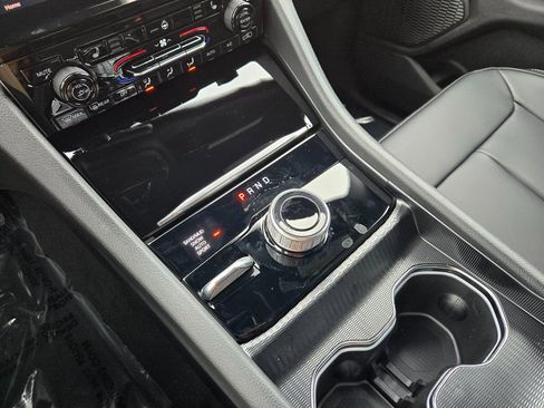 New 2025 Jeep Grand Cherokee Limited w/ Black Appearance Package image 22