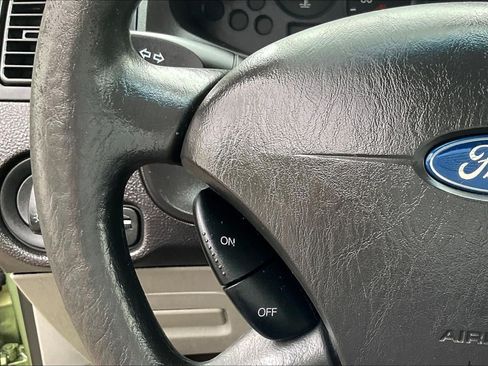 Used 2007 Ford Focus S FWD image 11