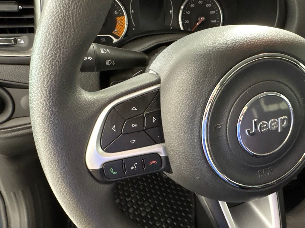 Used 2023 Jeep Renegade Latitude AWD/4WD image 25