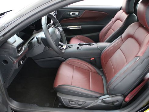 Used 2025 Ford Mustang GT Premium RWD image 24