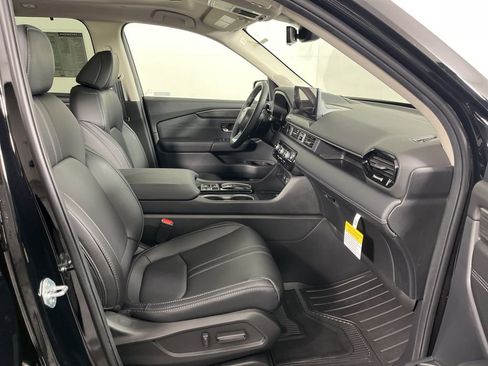 New 2026 Honda Pilot Touring image 8