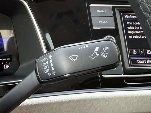 Certified 2023 Volkswagen Jetta SE w/ Panoramic Sunroof Package FWD image 26
