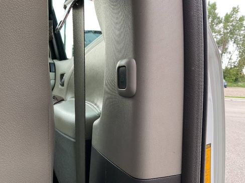 Used 2011 Toyota Sienna Limited w/ Premium Pkg AWD/4WD image 50
