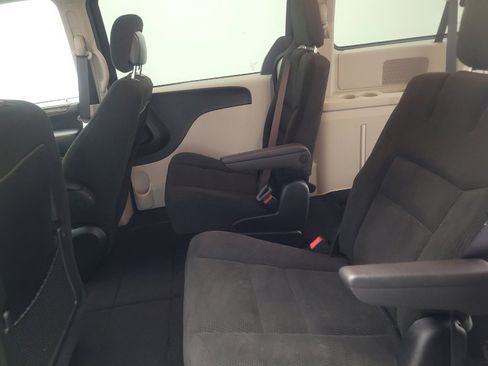 Used 2016 Dodge Grand Caravan SE w/ Quick Order Package 29E SE FWD image 18