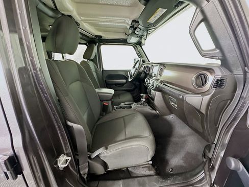 Used 2020 Jeep Wrangler Unlimited Sport image 27