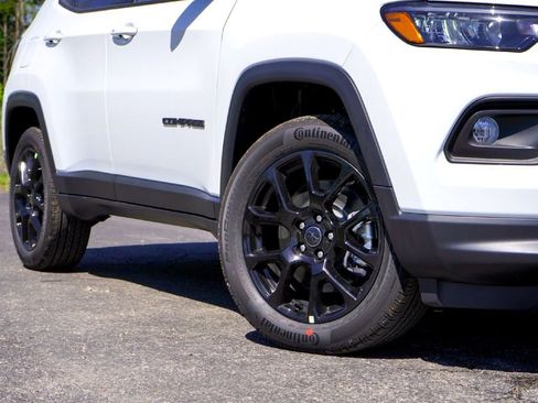 New 2026 Jeep Compass Latitude AWD/4WD image 3