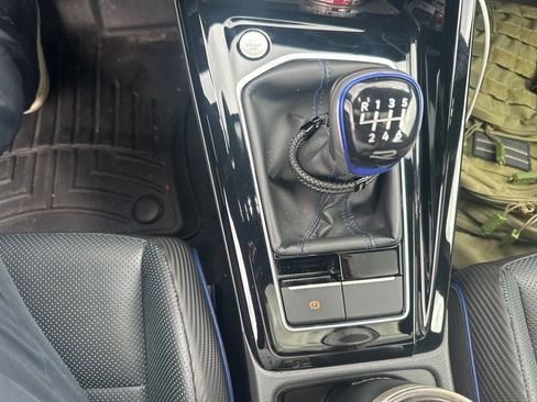 Used 2024 Volkswagen Golf R AWD/4WD image 11