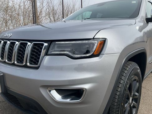 Used 2021 Jeep Grand Cherokee Laredo X image 25