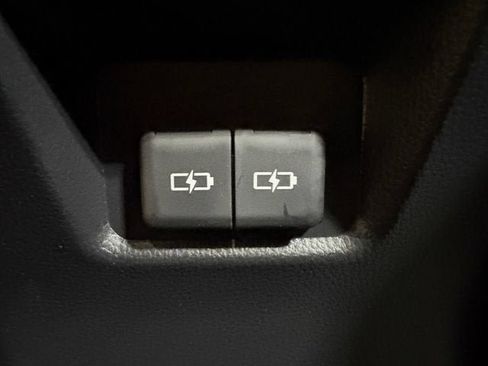 Used 2022 Toyota RAV4 XLE w/ Convenience Package AWD/4WD image 16