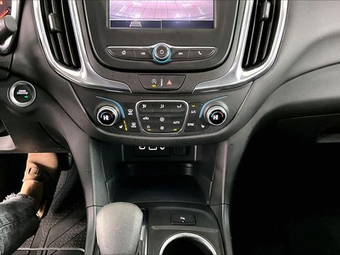 Used 2024 Chevrolet Equinox LT w/ LPO, Floor Liner Package image 15