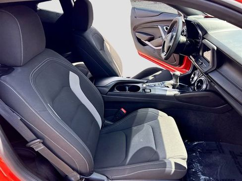 Used 2021 Chevrolet Camaro LT w/ 1LE Track Performance Package RWD image 18