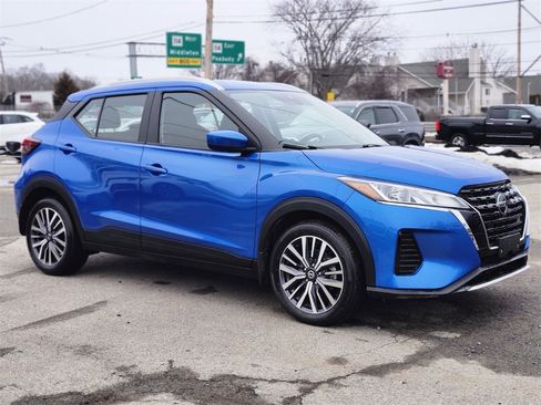 Used 2021 Nissan Kicks SV image 7