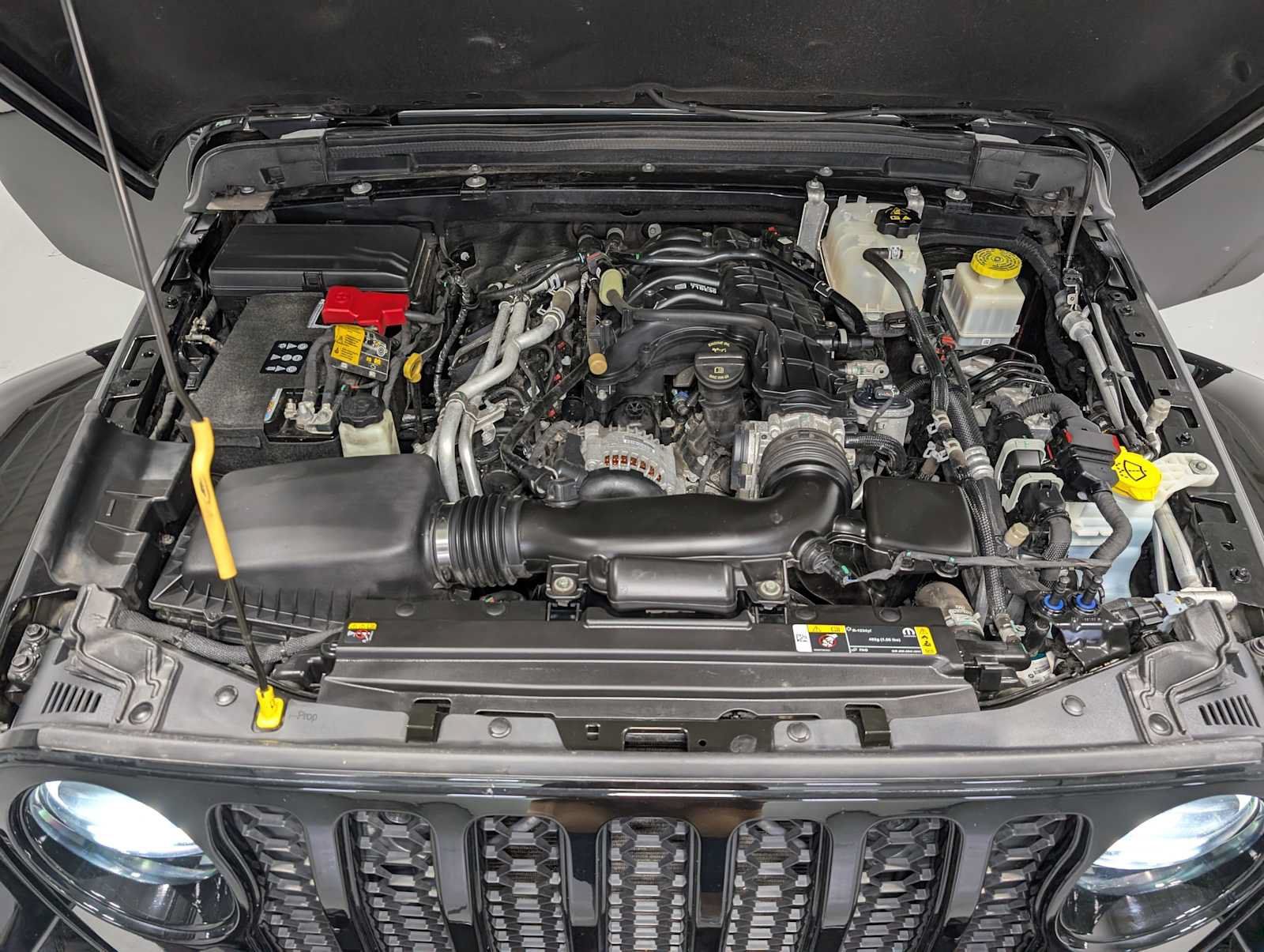 Used 2023 Jeep Gladiator Overland AWD/4WD image 13