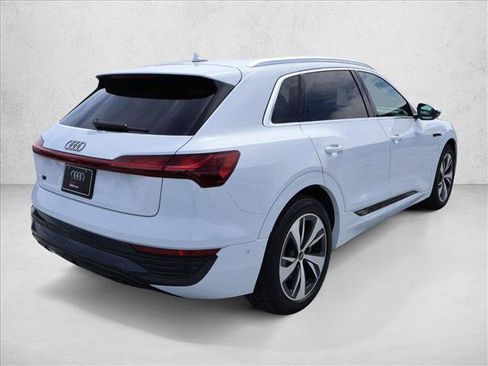 Used 2024 Audi Q8 e-tron Premium Plus w/ Premium Plus Package AWD/4WD image 5