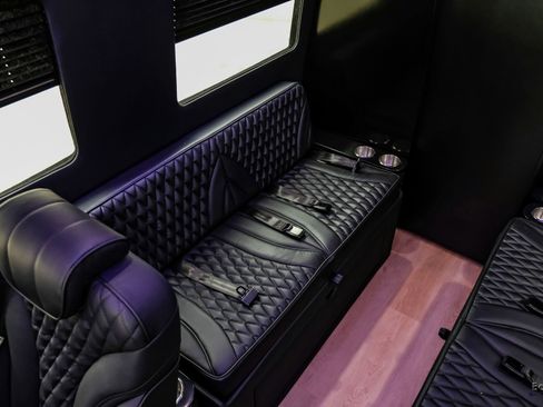 Used 2023 Mercedes-Benz Sprinter 3500 image 91