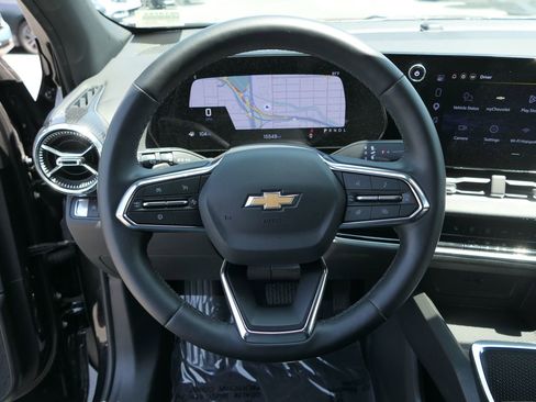 Used 2026 Chevrolet Equinox LT FWD image 17