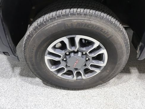 Used 2025 GMC Sierra 3500 SLE w/ Preferred Package AWD/4WD image 10