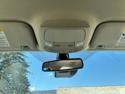 Used 2019 Ford Fusion SE FWD image 16