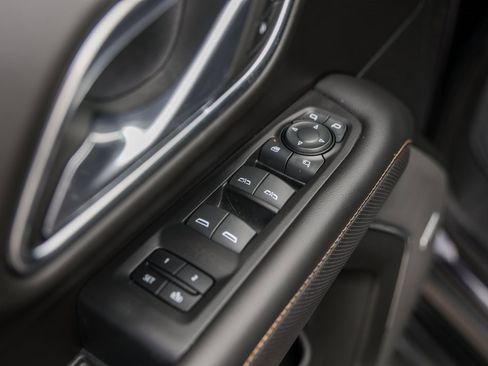 Used 2023 GMC Yukon XL AT4 w/ Technology Package image 31