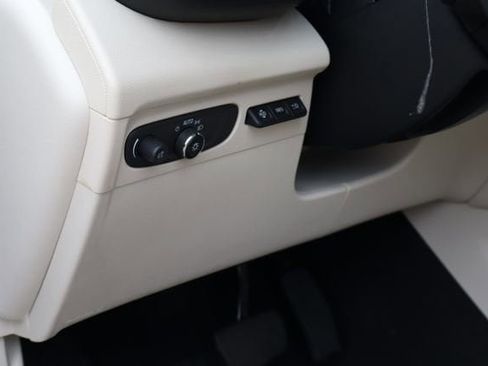 Used 2023 Buick Envision Avenir FWD image 23