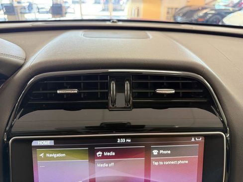 Used 2019 Jaguar F-PACE Prestige AWD/4WD image 17