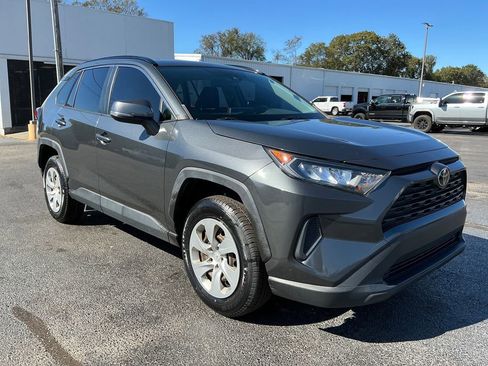 Used 2020 Toyota RAV4 LE image 10