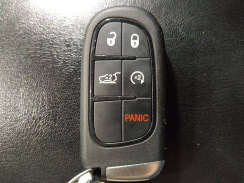 Used 2019 Jeep Cherokee Latitude Plus FWD image 32