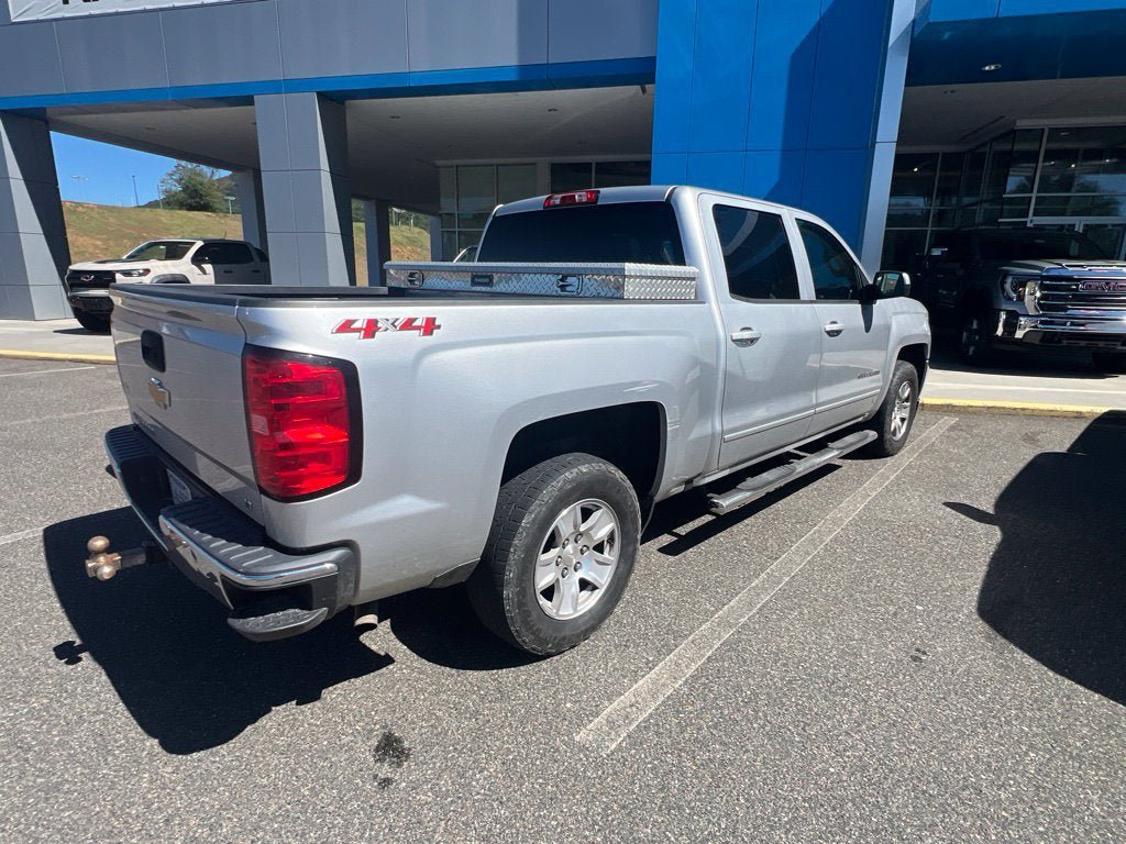 Used 2018 Chevrolet Silverado 1500 LT w/ All Star Edition AWD/4WD image 4