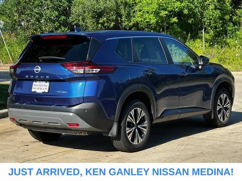 Used 2023 Nissan Rogue SV AWD/4WD image 3