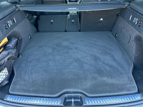 Used 2025 Mercedes-Benz GLC 350e 4MATIC image 17