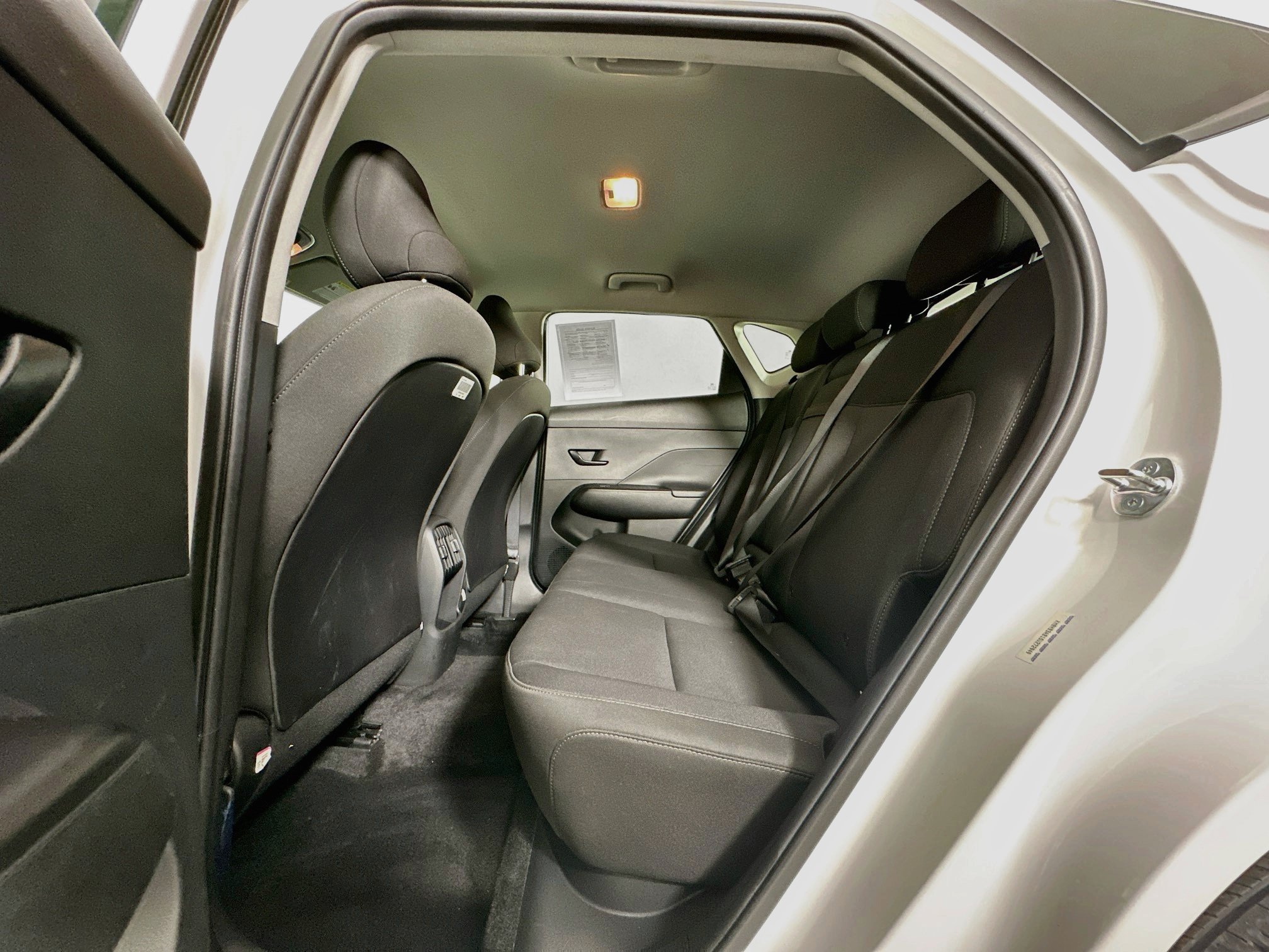 Used 2025 Hyundai Kona SEL FWD image 28