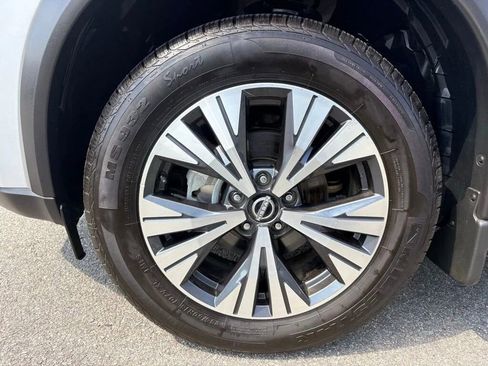 Used 2022 Nissan Rogue SV FWD image 32
