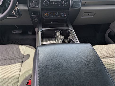 Used 2022 Ford F250 XLT w/ XLT Premium Package AWD/4WD image 19