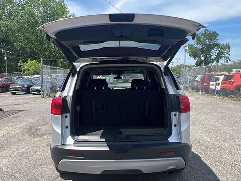 Used 2017 GMC Acadia SLE image 9