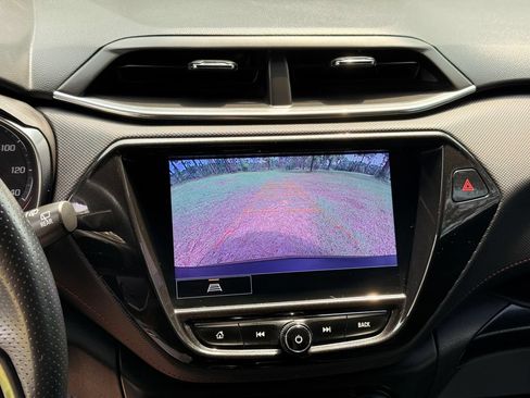 Used 2021 Chevrolet TrailBlazer RS w/ Technology Package FWD image 18
