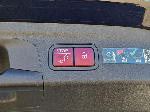 Used 2025 Mercedes-Benz GLE 350 4MATIC image 16