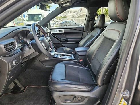 Used 2022 Ford Explorer ST-Line RWD image 4