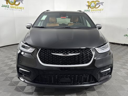 New 2026 Chrysler Pacifica Pinnacle FWD image 3