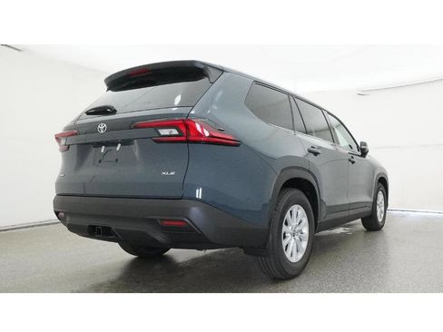 New 2026 Toyota Grand Highlander XLE FWD image 24