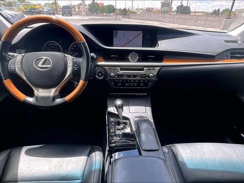 Used 2013 Lexus ES 300h w/ Premium Pkg FWD image 13