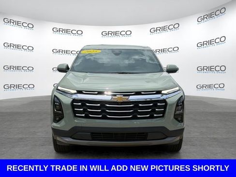 Used 2025 Chevrolet Equinox LT w/ Safety and Technology Package FWD image 2