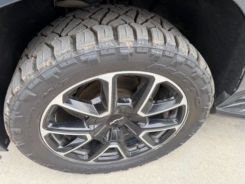 Used 2021 Chevrolet Suburban RST w/ Luxury Package image 28