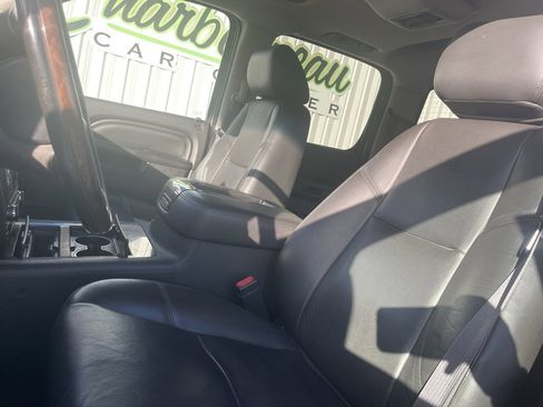 Used 2013 GMC Sierra 2500 Denali w/ Suspension Package, Off-Road image 18