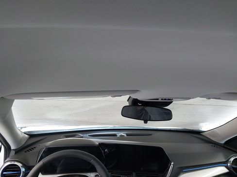 Used 2025 Chevrolet Trax LT w/ Driver Confidence Package image 27